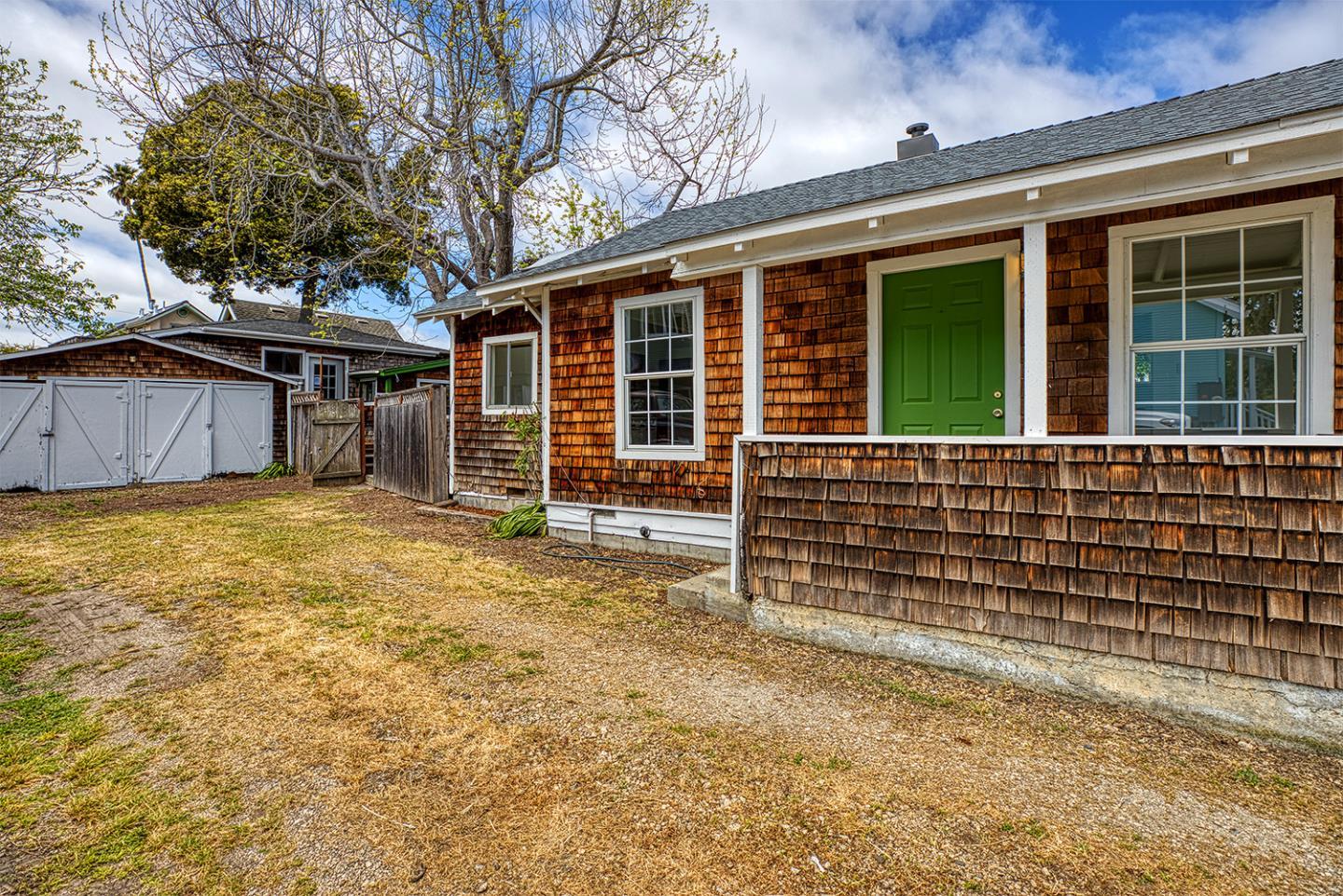 Detail Gallery Image 4 of 41 For 723 Pine St, Santa Cruz,  CA 95062 - – Beds | – Baths