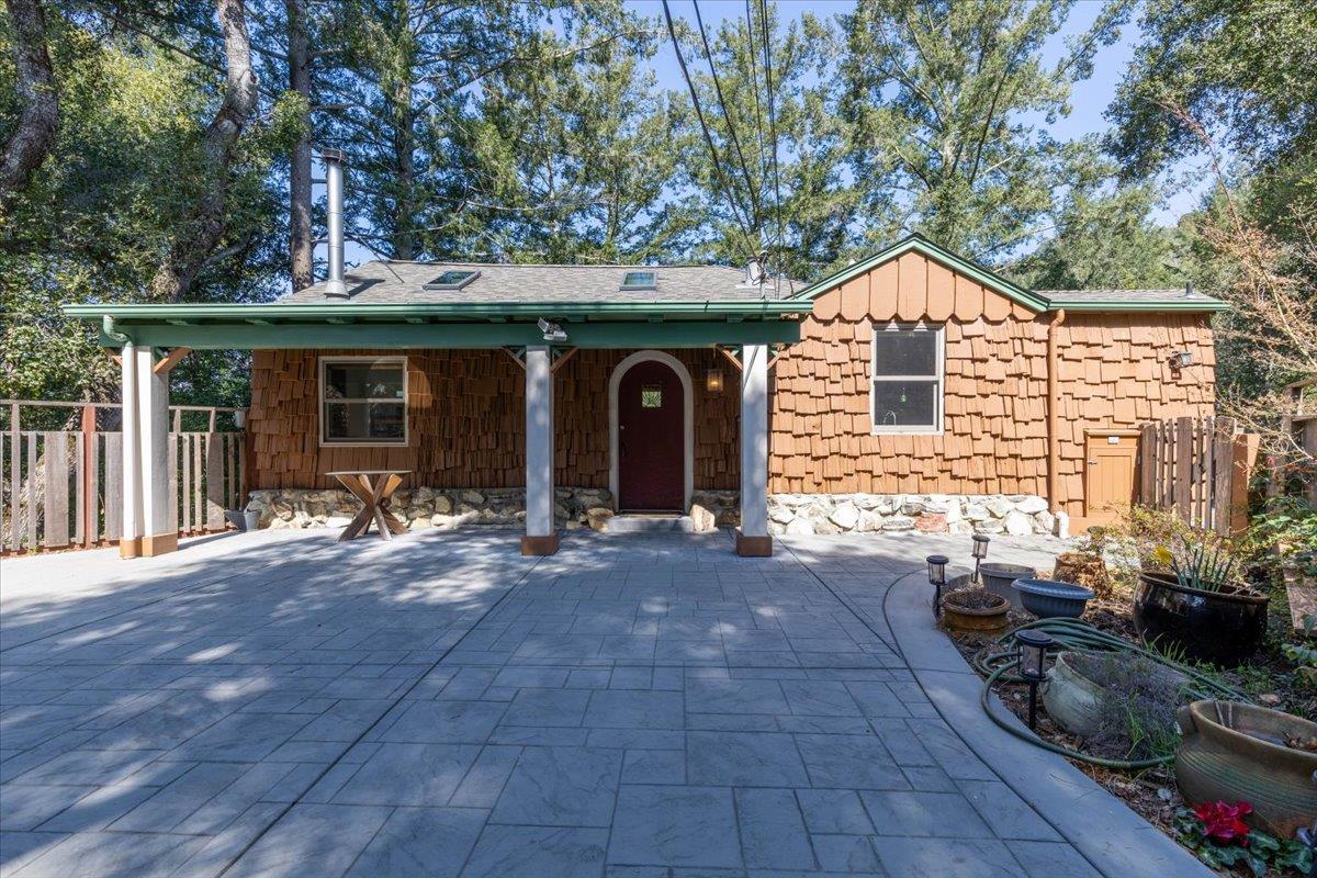 Detail Gallery Image 1 of 37 For 21565 Old Mine Rd, Los Gatos,  CA 95033 - 4 Beds | 2 Baths