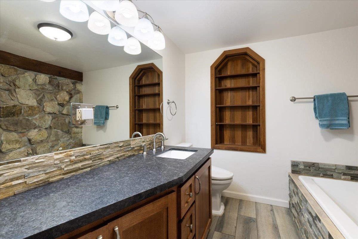 Detail Gallery Image 18 of 37 For 21565 Old Mine Rd, Los Gatos,  CA 95033 - 4 Beds | 2 Baths