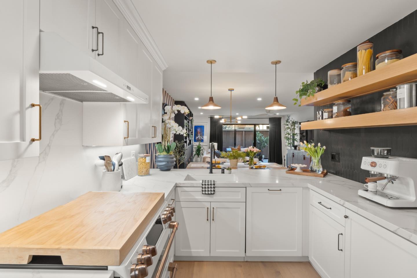 Detail Gallery Image 6 of 30 For 1687 Bayridge Way #104,  San Mateo,  CA 94402 - 2 Beds | 2 Baths