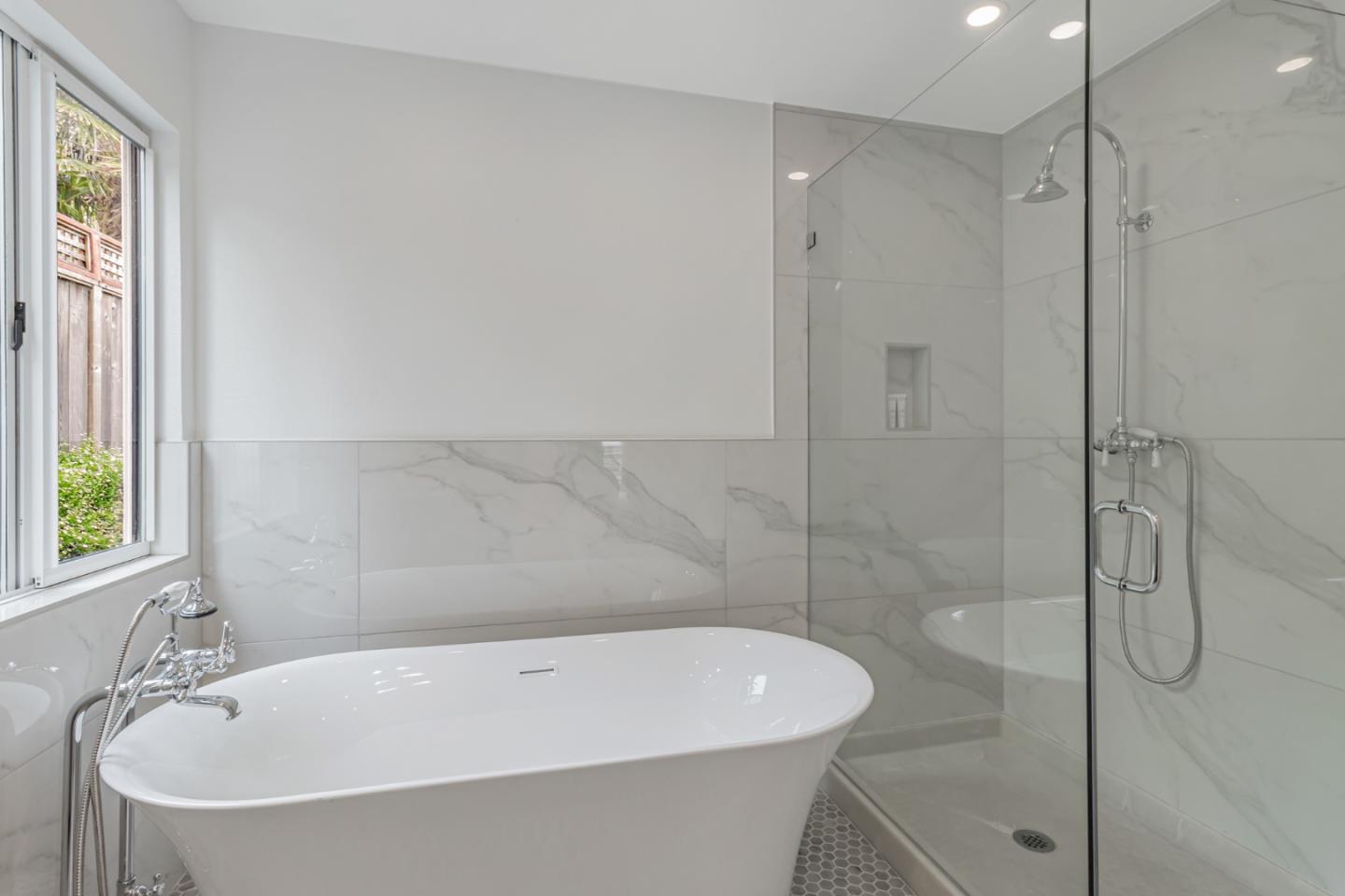 Detail Gallery Image 16 of 38 For 2100 Winged Foot Rd, Half Moon Bay,  CA 94019 - 3 Beds | 2/1 Baths