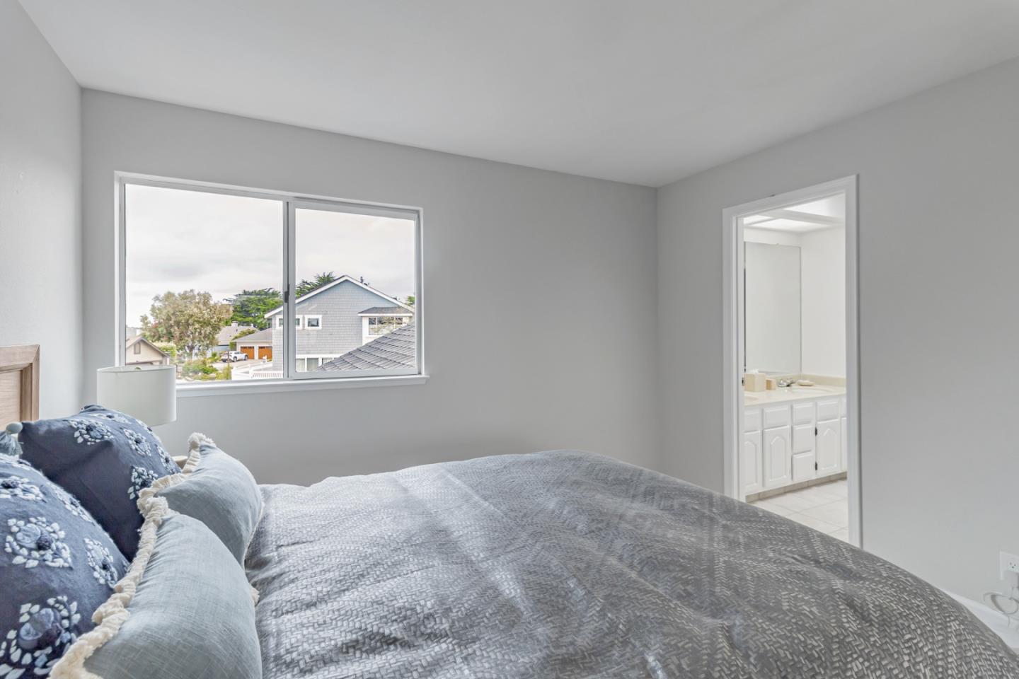 Detail Gallery Image 19 of 38 For 2100 Winged Foot Rd, Half Moon Bay,  CA 94019 - 3 Beds | 2/1 Baths