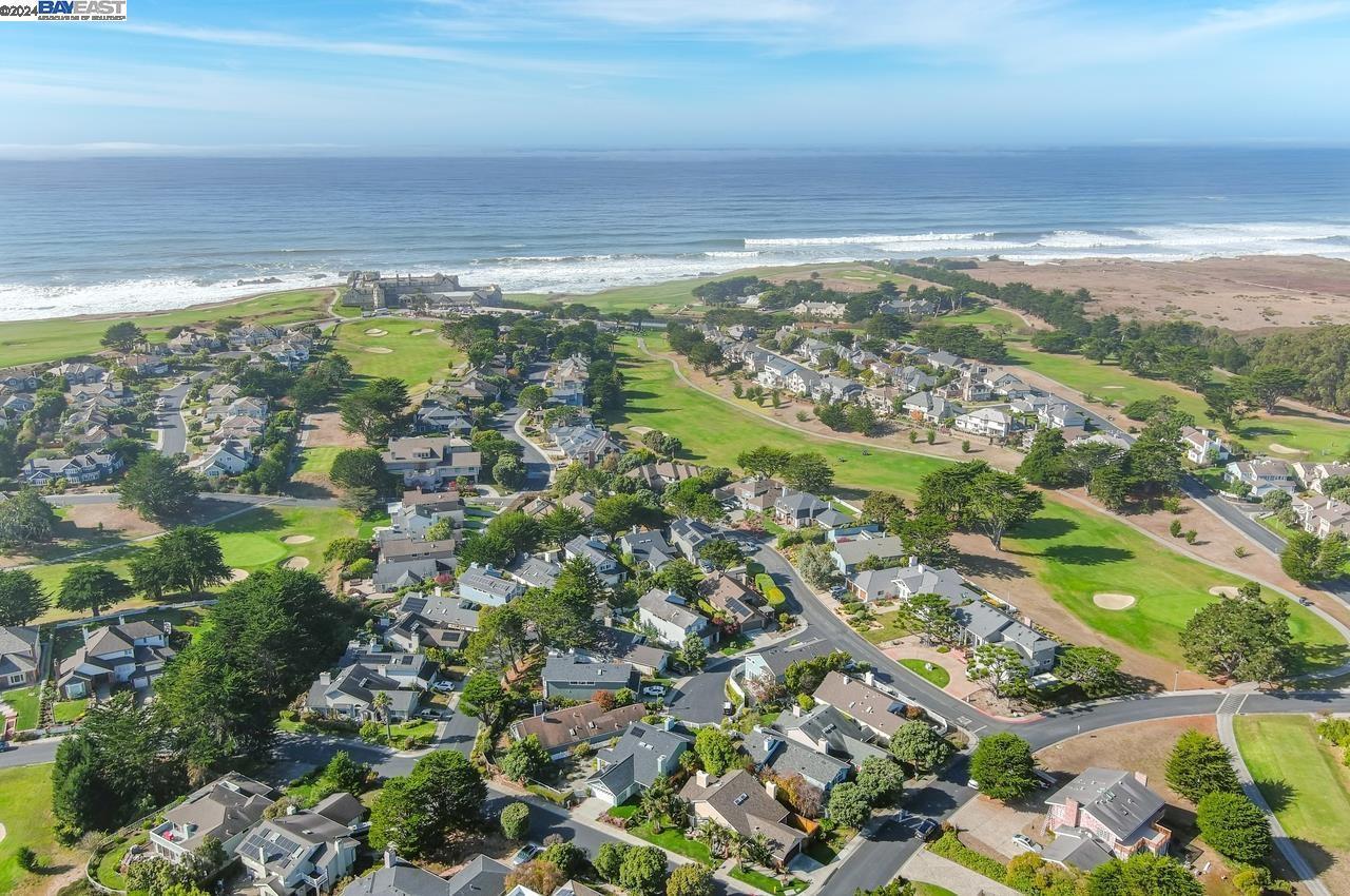 Detail Gallery Image 2 of 38 For 2100 Winged Foot Rd, Half Moon Bay,  CA 94019 - 3 Beds | 2/1 Baths