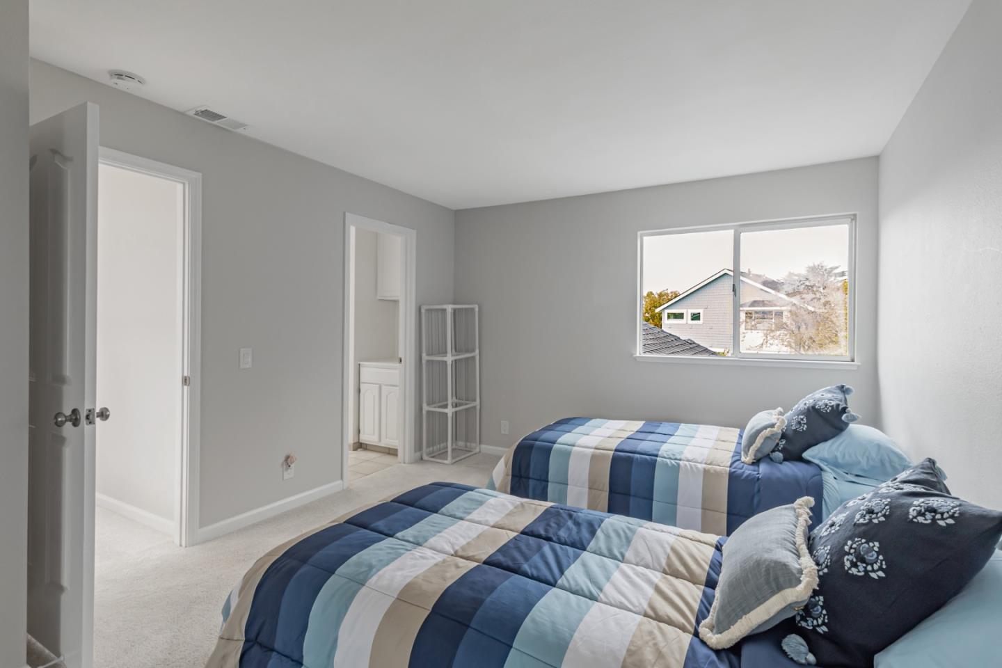 Detail Gallery Image 21 of 38 For 2100 Winged Foot Rd, Half Moon Bay,  CA 94019 - 3 Beds | 2/1 Baths