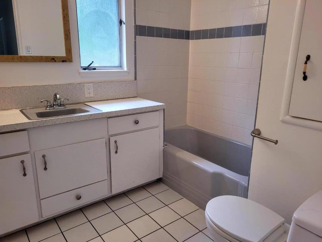 Detail Gallery Image 20 of 36 For 15241 Camelot Dr, San Jose,  CA 95132 - 3 Beds | 2 Baths
