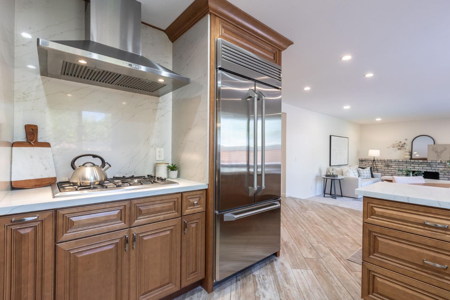 Detail Gallery Image 14 of 49 For 2550 Fairglen Dr, San Jose,  CA 95125 - 5 Beds | 2/1 Baths