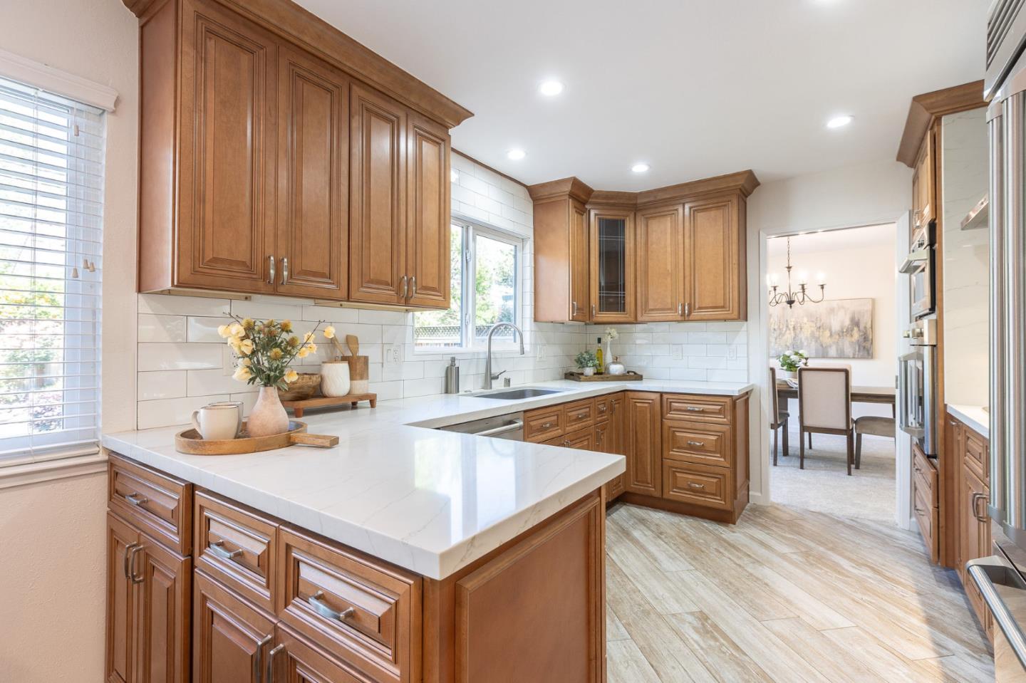 Detail Gallery Image 17 of 49 For 2550 Fairglen Dr, San Jose,  CA 95125 - 5 Beds | 2/1 Baths