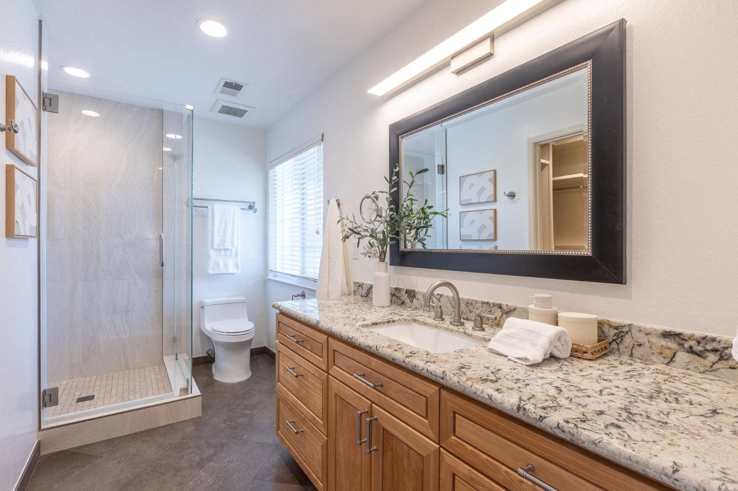 Detail Gallery Image 38 of 49 For 2550 Fairglen Dr, San Jose,  CA 95125 - 5 Beds | 2/1 Baths