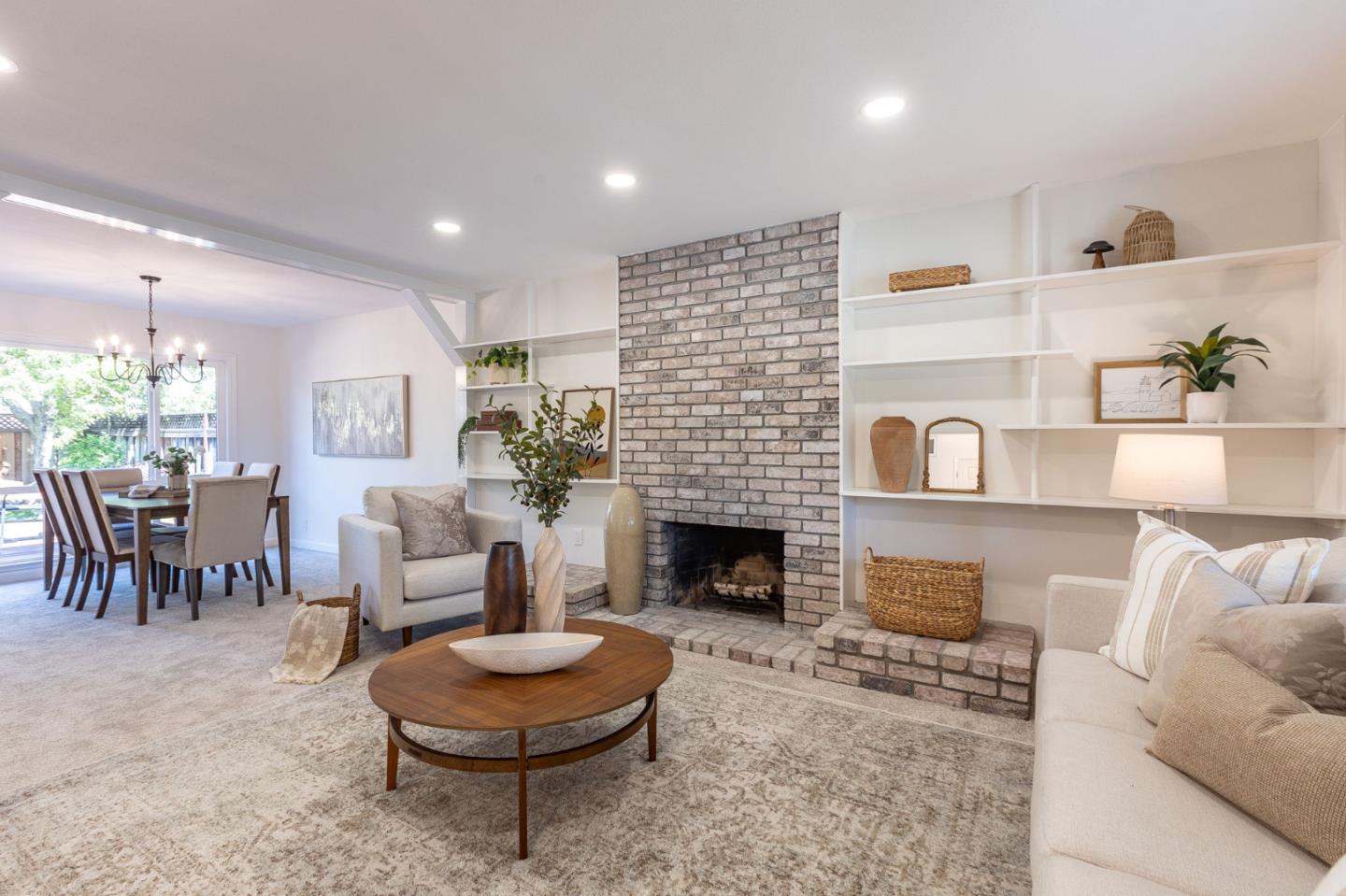 Detail Gallery Image 5 of 49 For 2550 Fairglen Dr, San Jose,  CA 95125 - 5 Beds | 2/1 Baths