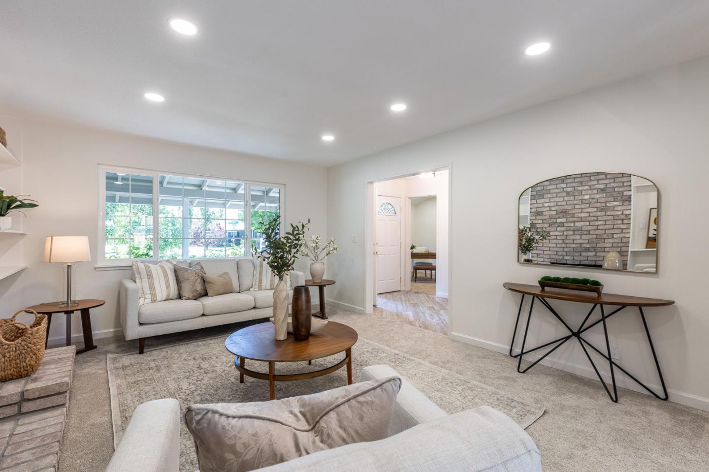 Detail Gallery Image 7 of 49 For 2550 Fairglen Dr, San Jose,  CA 95125 - 5 Beds | 2/1 Baths