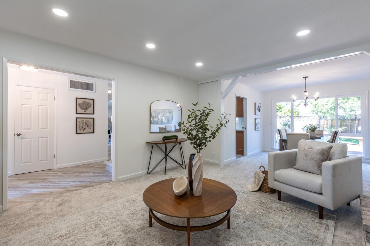 Detail Gallery Image 8 of 49 For 2550 Fairglen Dr, San Jose,  CA 95125 - 5 Beds | 2/1 Baths