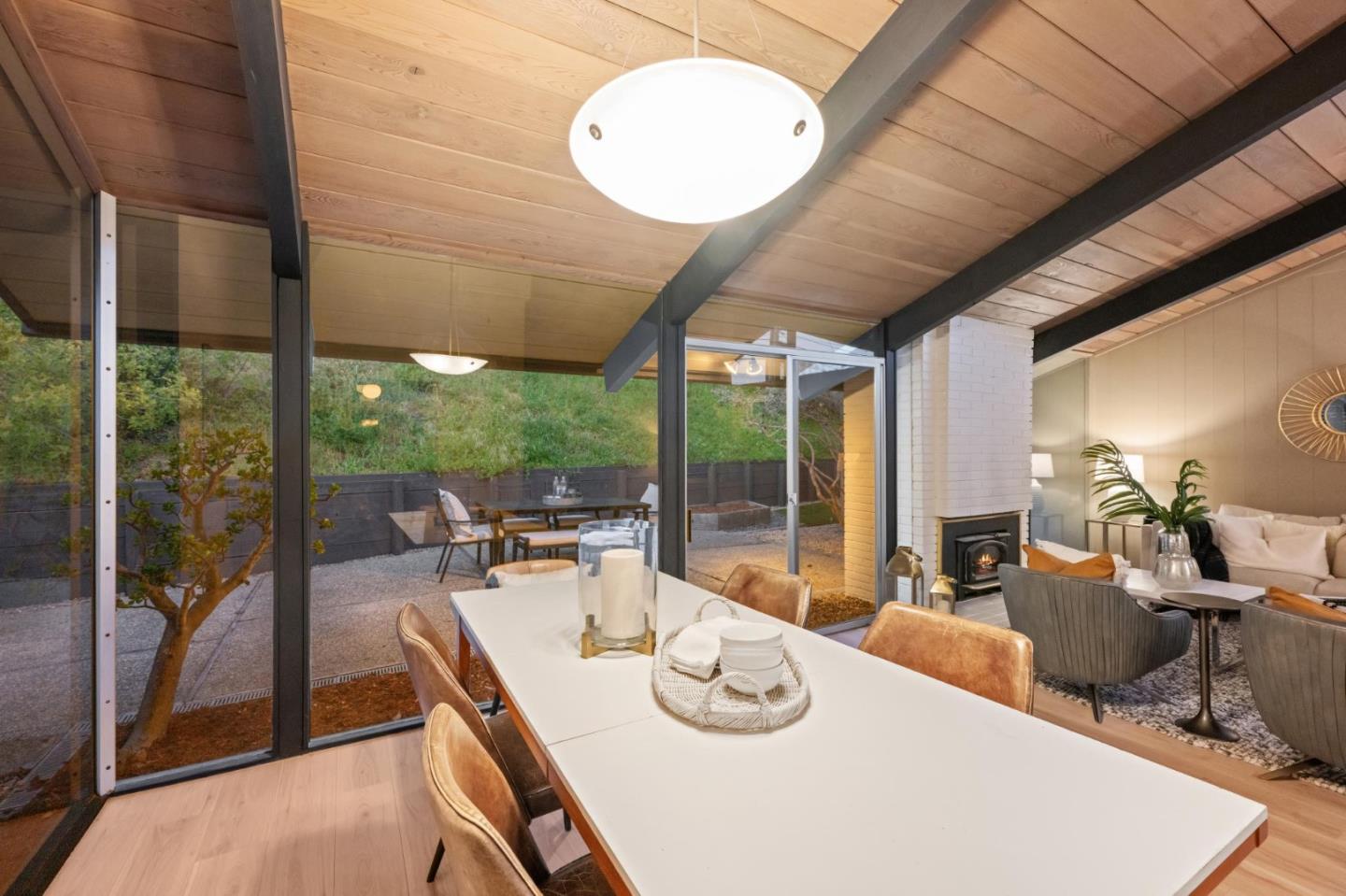 Detail Gallery Image 14 of 63 For 1719 Yorktown Rd, San Mateo,  CA 94402 - 4 Beds | 2 Baths