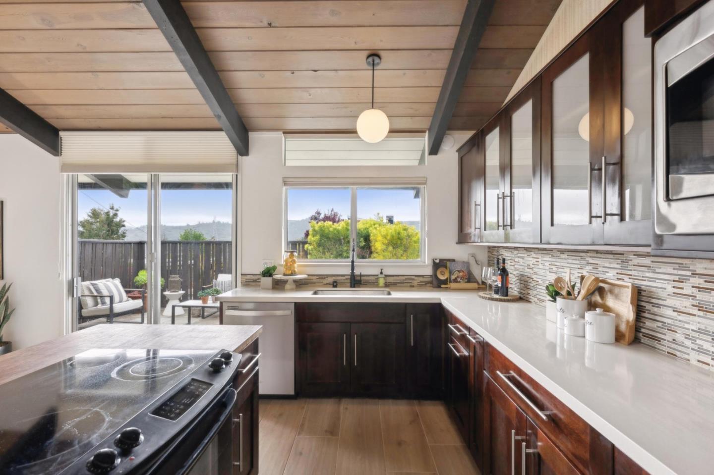 Detail Gallery Image 19 of 63 For 1719 Yorktown Rd, San Mateo,  CA 94402 - 4 Beds | 2 Baths