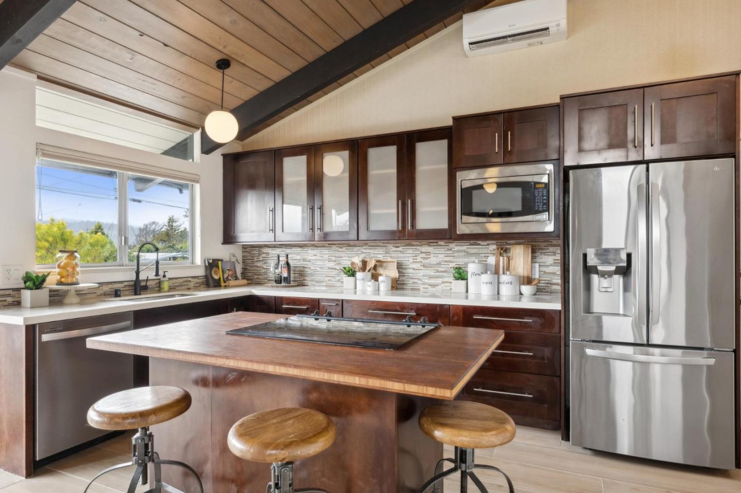 Detail Gallery Image 20 of 63 For 1719 Yorktown Rd, San Mateo,  CA 94402 - 4 Beds | 2 Baths