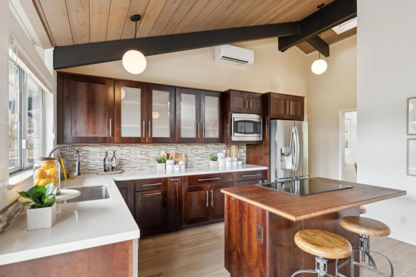 Detail Gallery Image 21 of 63 For 1719 Yorktown Rd, San Mateo,  CA 94402 - 4 Beds | 2 Baths