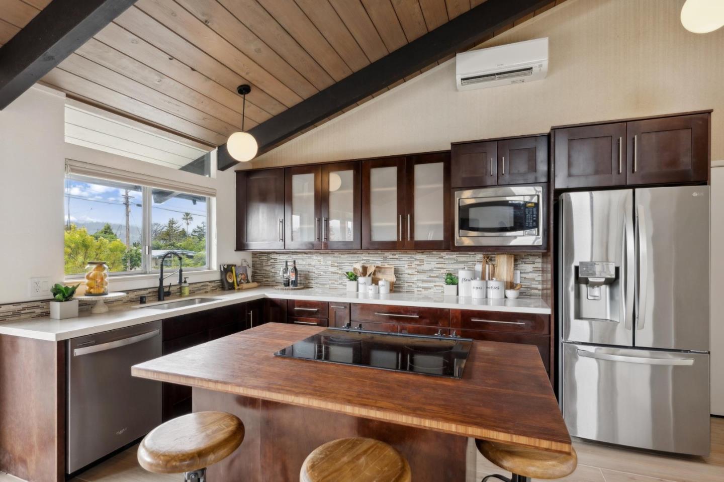 Detail Gallery Image 22 of 63 For 1719 Yorktown Rd, San Mateo,  CA 94402 - 4 Beds | 2 Baths