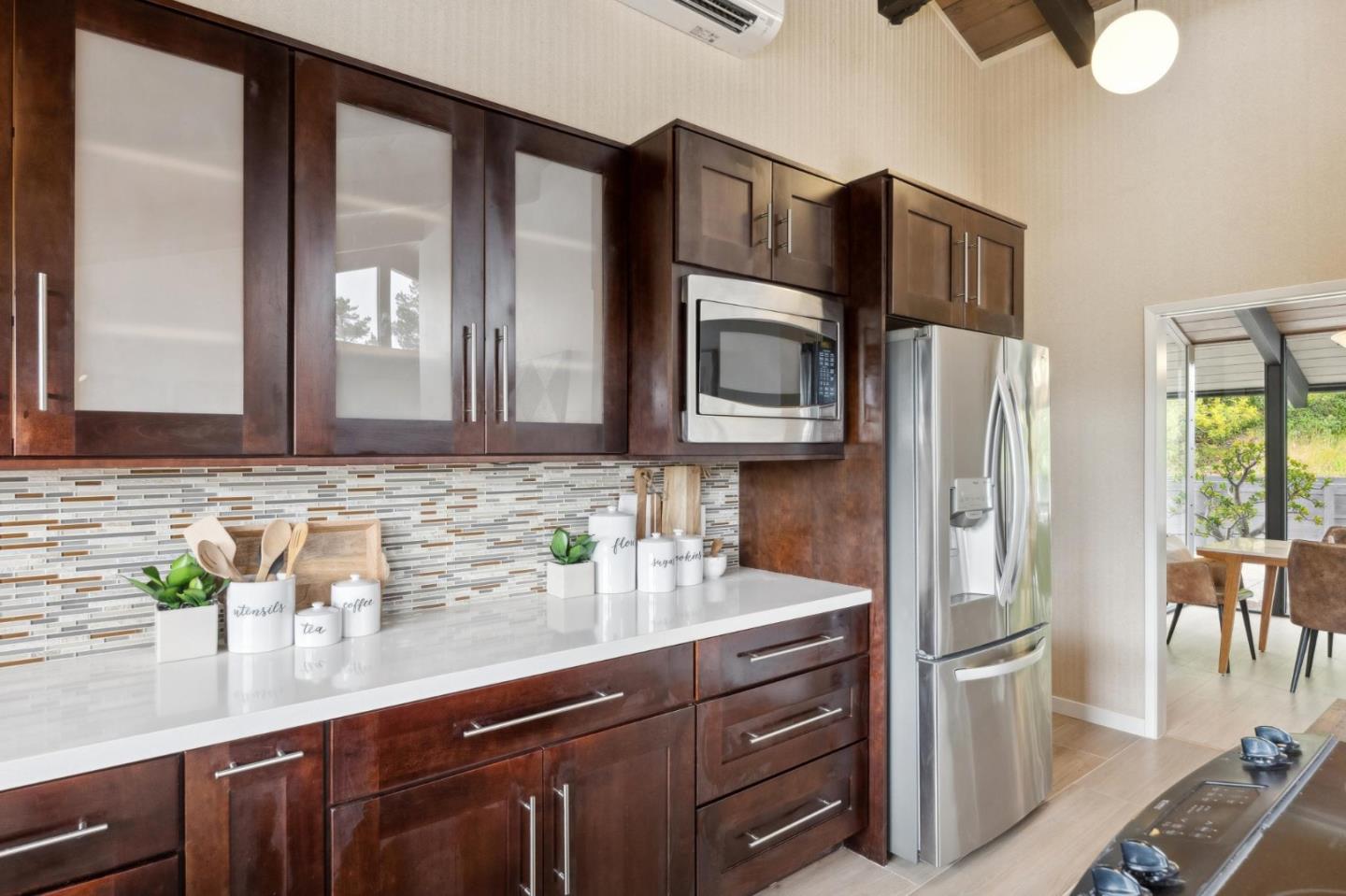 Detail Gallery Image 24 of 63 For 1719 Yorktown Rd, San Mateo,  CA 94402 - 4 Beds | 2 Baths