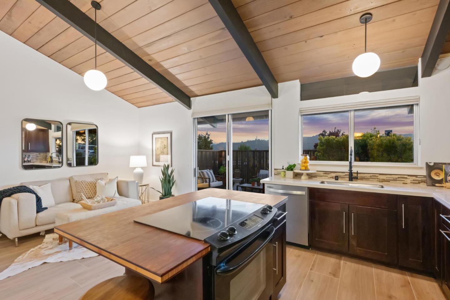 Detail Gallery Image 26 of 63 For 1719 Yorktown Rd, San Mateo,  CA 94402 - 4 Beds | 2 Baths