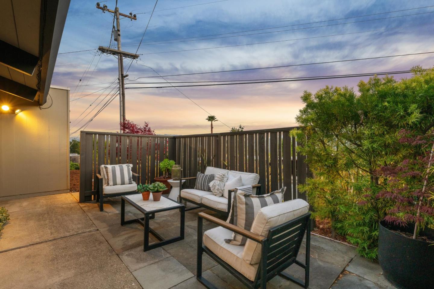 Detail Gallery Image 4 of 63 For 1719 Yorktown Rd, San Mateo,  CA 94402 - 4 Beds | 2 Baths