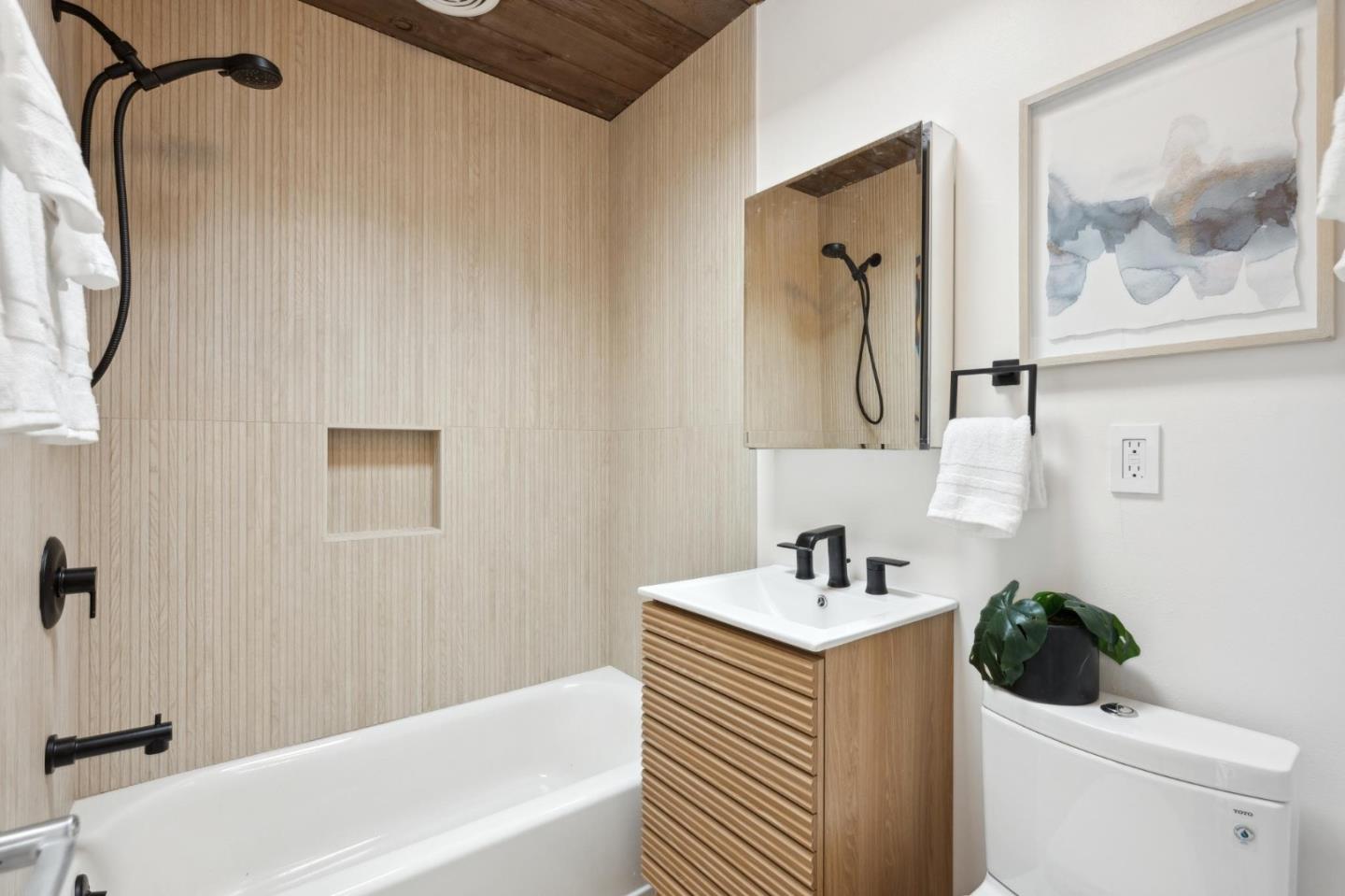 Detail Gallery Image 51 of 63 For 1719 Yorktown Rd, San Mateo,  CA 94402 - 4 Beds | 2 Baths
