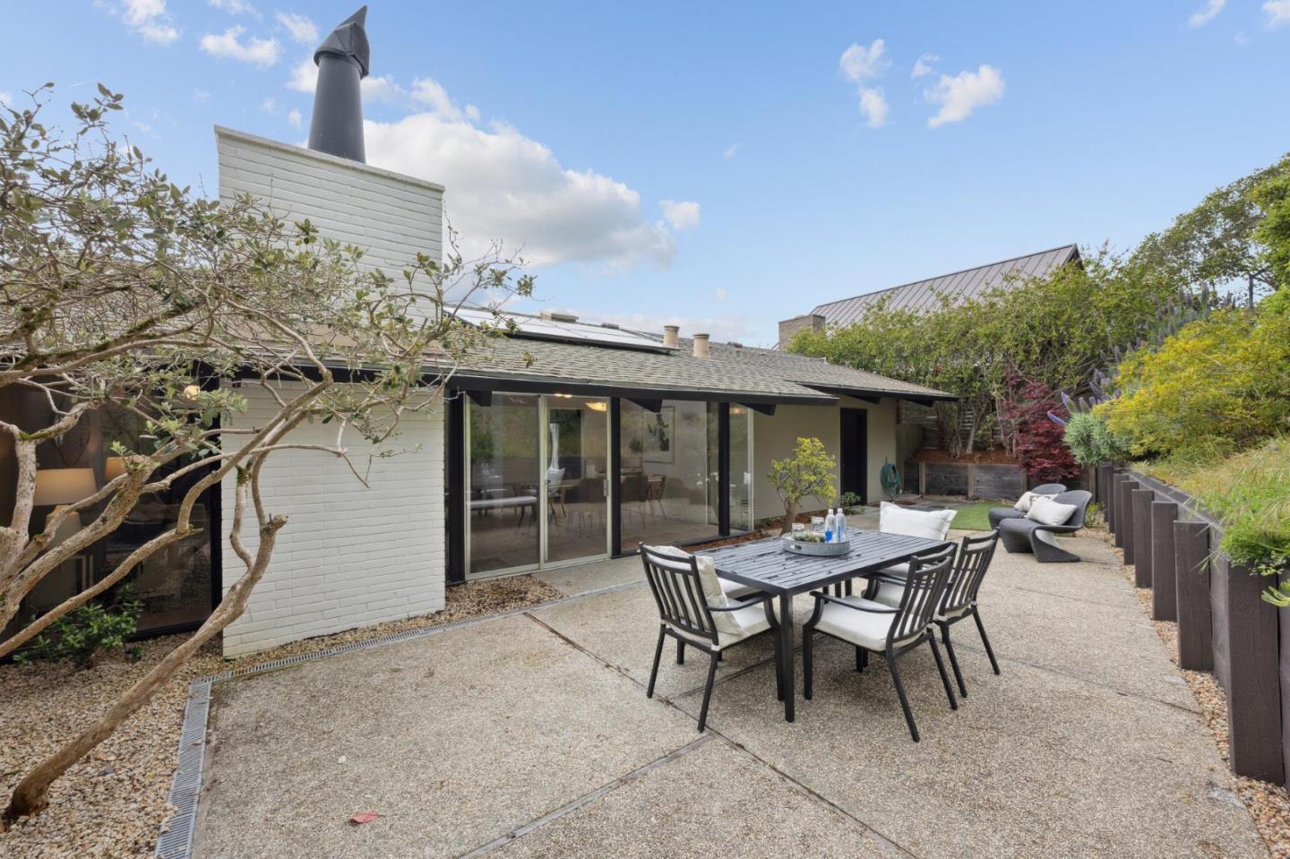 Detail Gallery Image 58 of 63 For 1719 Yorktown Rd, San Mateo,  CA 94402 - 4 Beds | 2 Baths