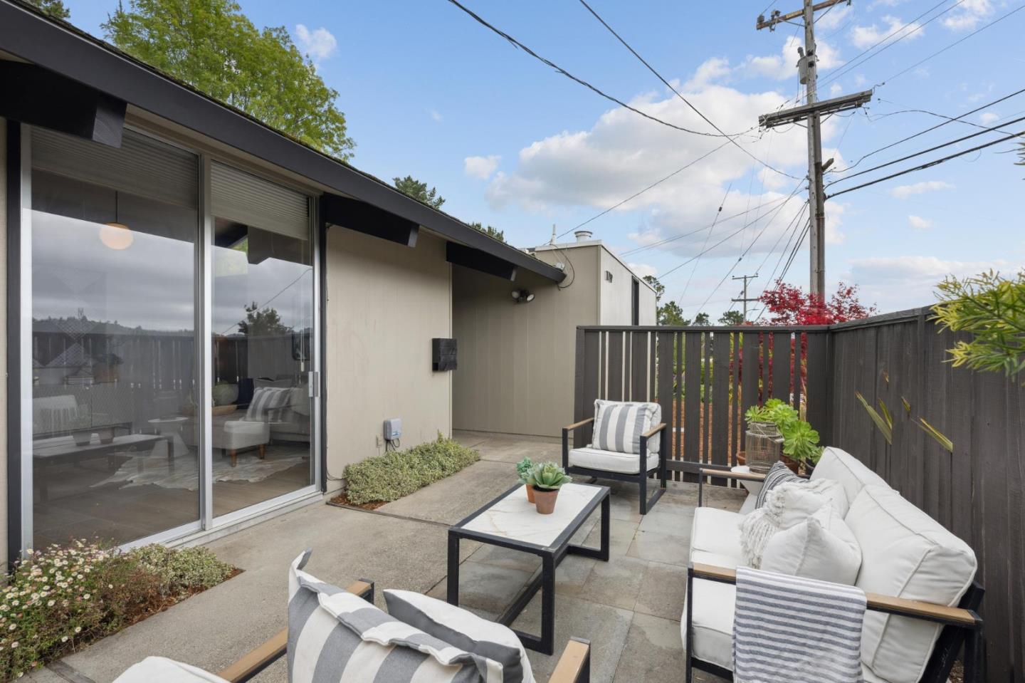 Detail Gallery Image 7 of 63 For 1719 Yorktown Rd, San Mateo,  CA 94402 - 4 Beds | 2 Baths