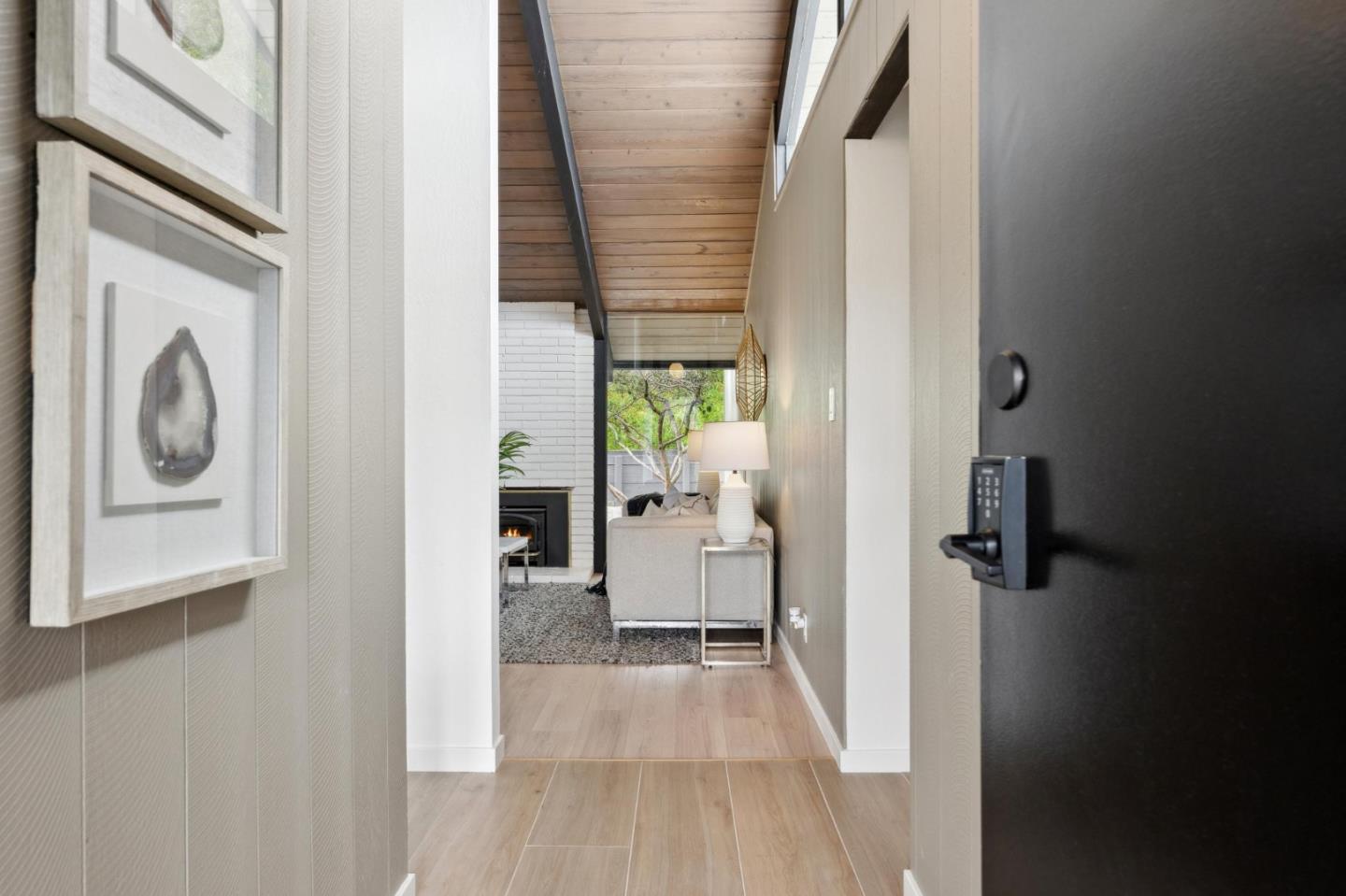 Detail Gallery Image 8 of 63 For 1719 Yorktown Rd, San Mateo,  CA 94402 - 4 Beds | 2 Baths