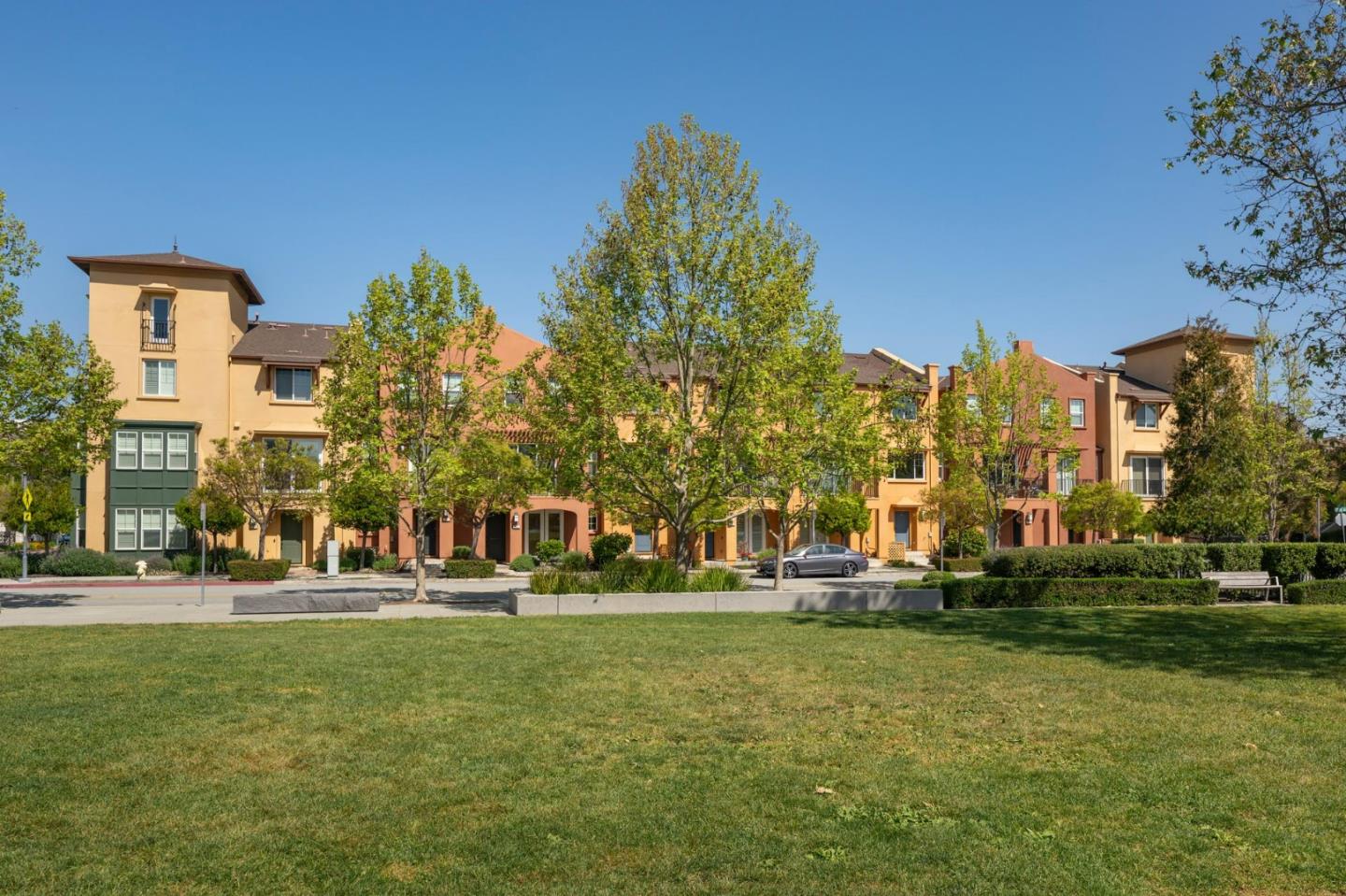 Detail Gallery Image 2 of 26 For 373 Derby Ave, San Mateo,  CA 94403 - 2 Beds | 2/1 Baths