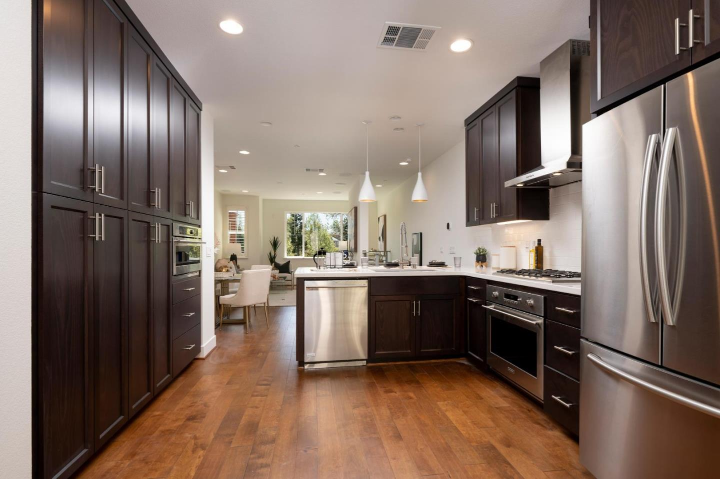 Detail Gallery Image 9 of 26 For 373 Derby Ave, San Mateo,  CA 94403 - 2 Beds | 2/1 Baths