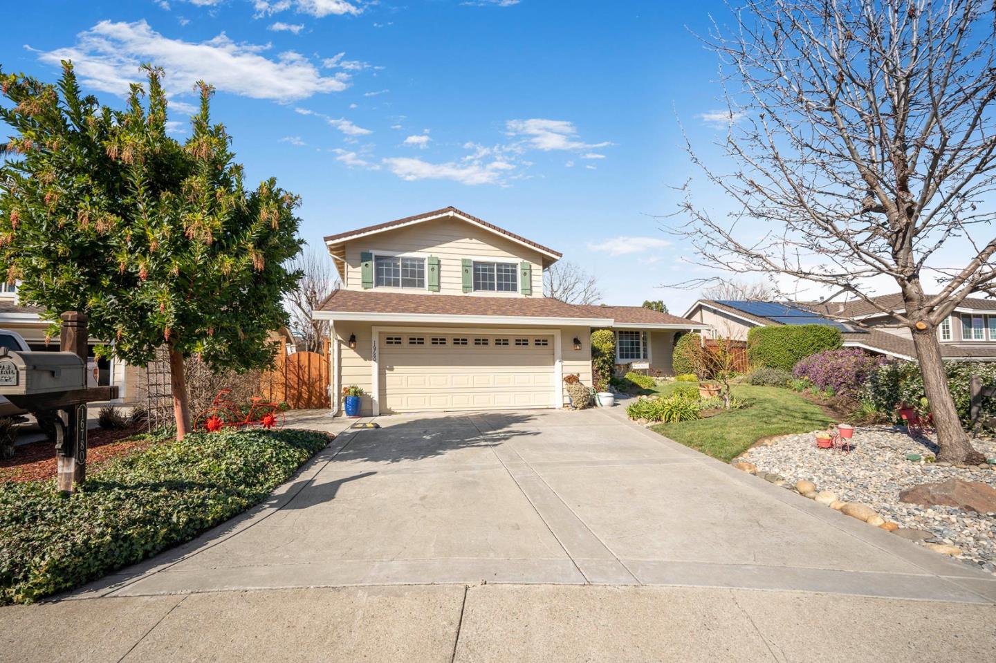 Detail Gallery Image 2 of 37 For 16780 Dry Creek Ct, Morgan Hill,  CA 95037 - 4 Beds | 3 Baths