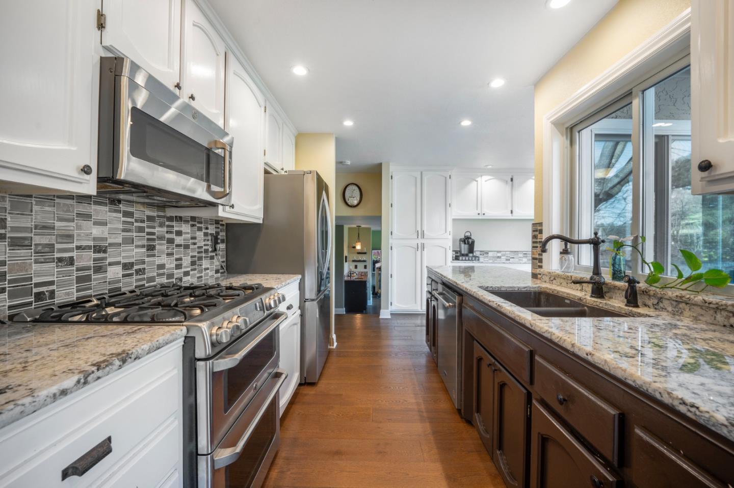Detail Gallery Image 8 of 37 For 16780 Dry Creek Ct, Morgan Hill,  CA 95037 - 4 Beds | 3 Baths