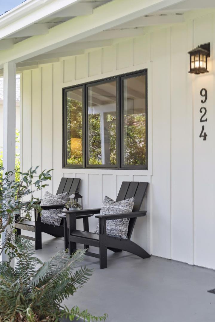 Detail Gallery Image 3 of 37 For 924 Sycamore Dr, Palo Alto,  CA 94303 - 3 Beds | 2 Baths