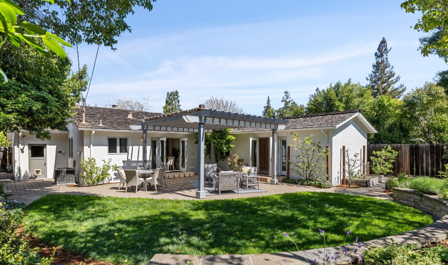 Detail Gallery Image 35 of 37 For 924 Sycamore Dr, Palo Alto,  CA 94303 - 3 Beds | 2 Baths