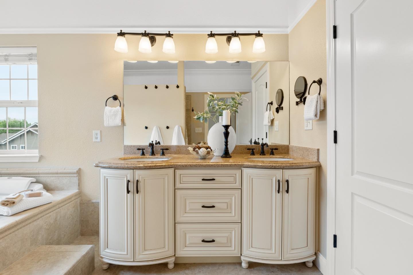 Detail Gallery Image 38 of 65 For 270 Olga Maria Ct, Penngrove,  CA 94951 - 4 Beds | 3/1 Baths