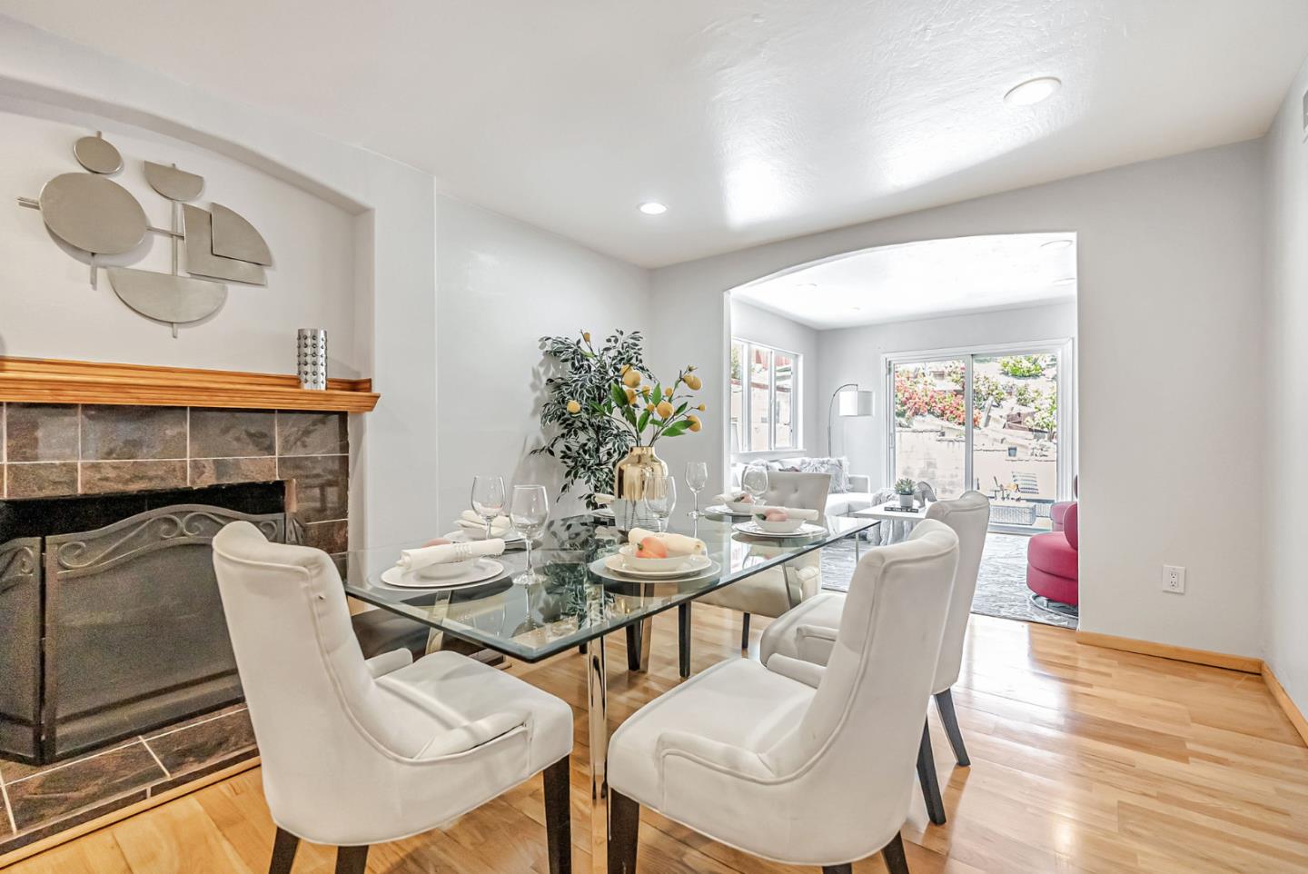 Detail Gallery Image 12 of 37 For 30416 Treeview St, Hayward,  CA 94544 - 3 Beds | 2 Baths