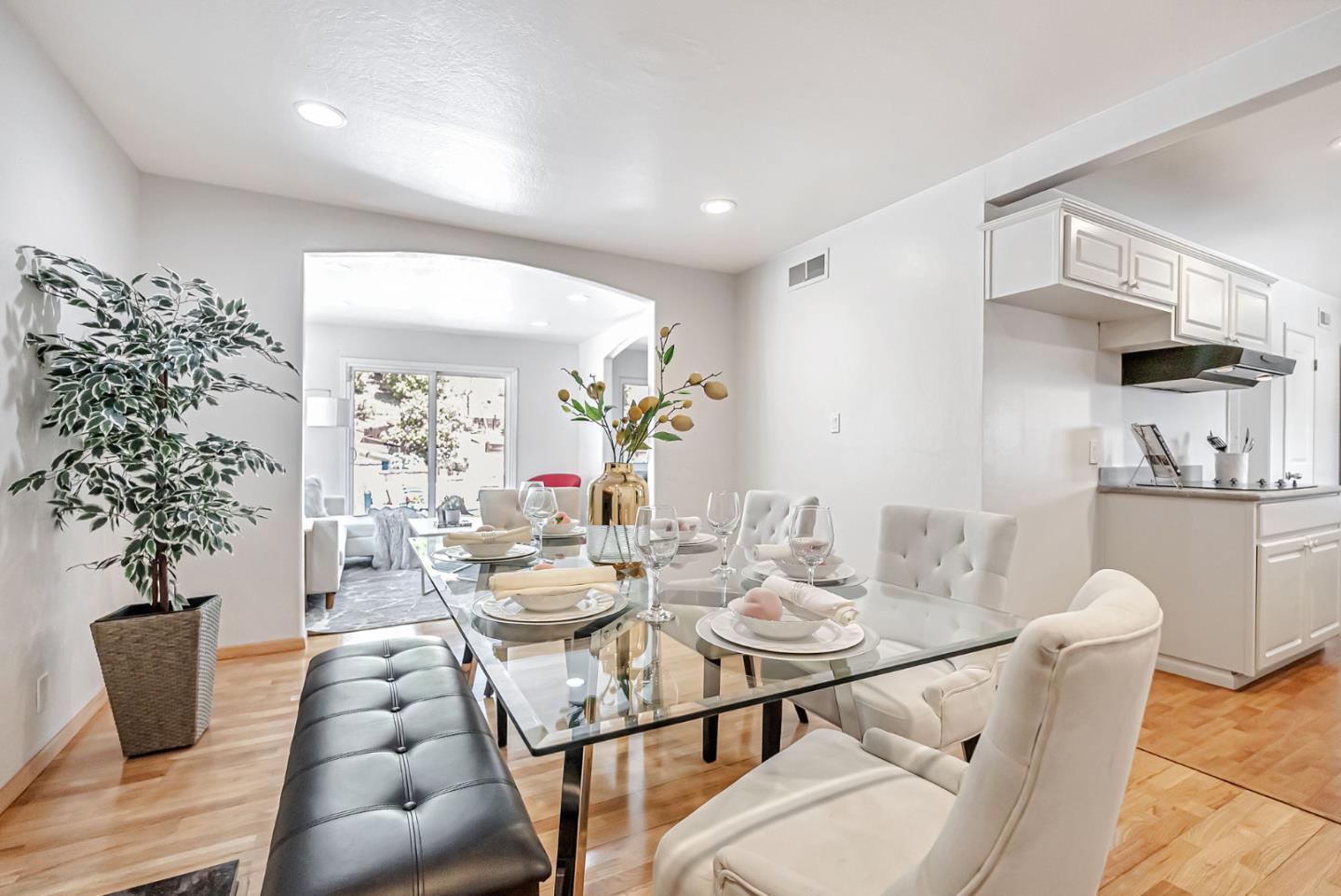 Detail Gallery Image 13 of 37 For 30416 Treeview St, Hayward,  CA 94544 - 3 Beds | 2 Baths