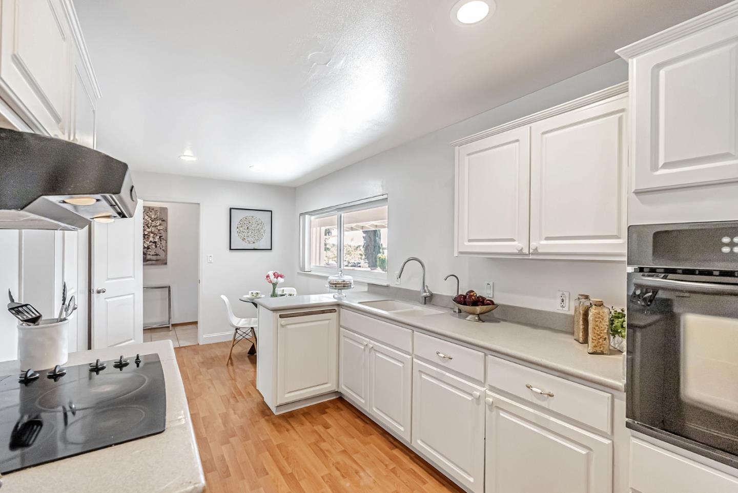 Detail Gallery Image 14 of 37 For 30416 Treeview St, Hayward,  CA 94544 - 3 Beds | 2 Baths