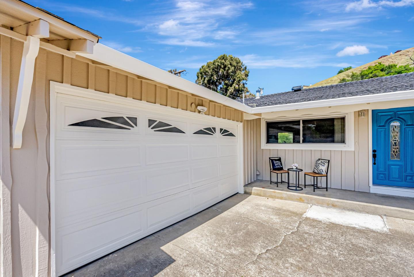 Detail Gallery Image 3 of 37 For 30416 Treeview St, Hayward,  CA 94544 - 3 Beds | 2 Baths