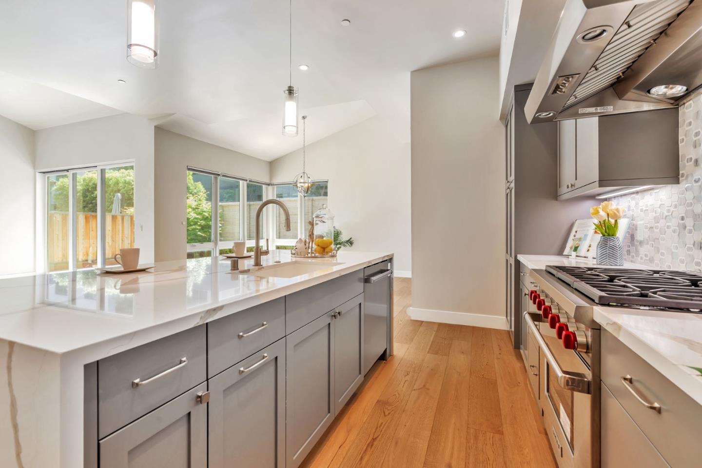 Detail Gallery Image 12 of 43 For 826 W Olive Ave, Sunnyvale,  CA 94086 - 3 Beds | 2/1 Baths