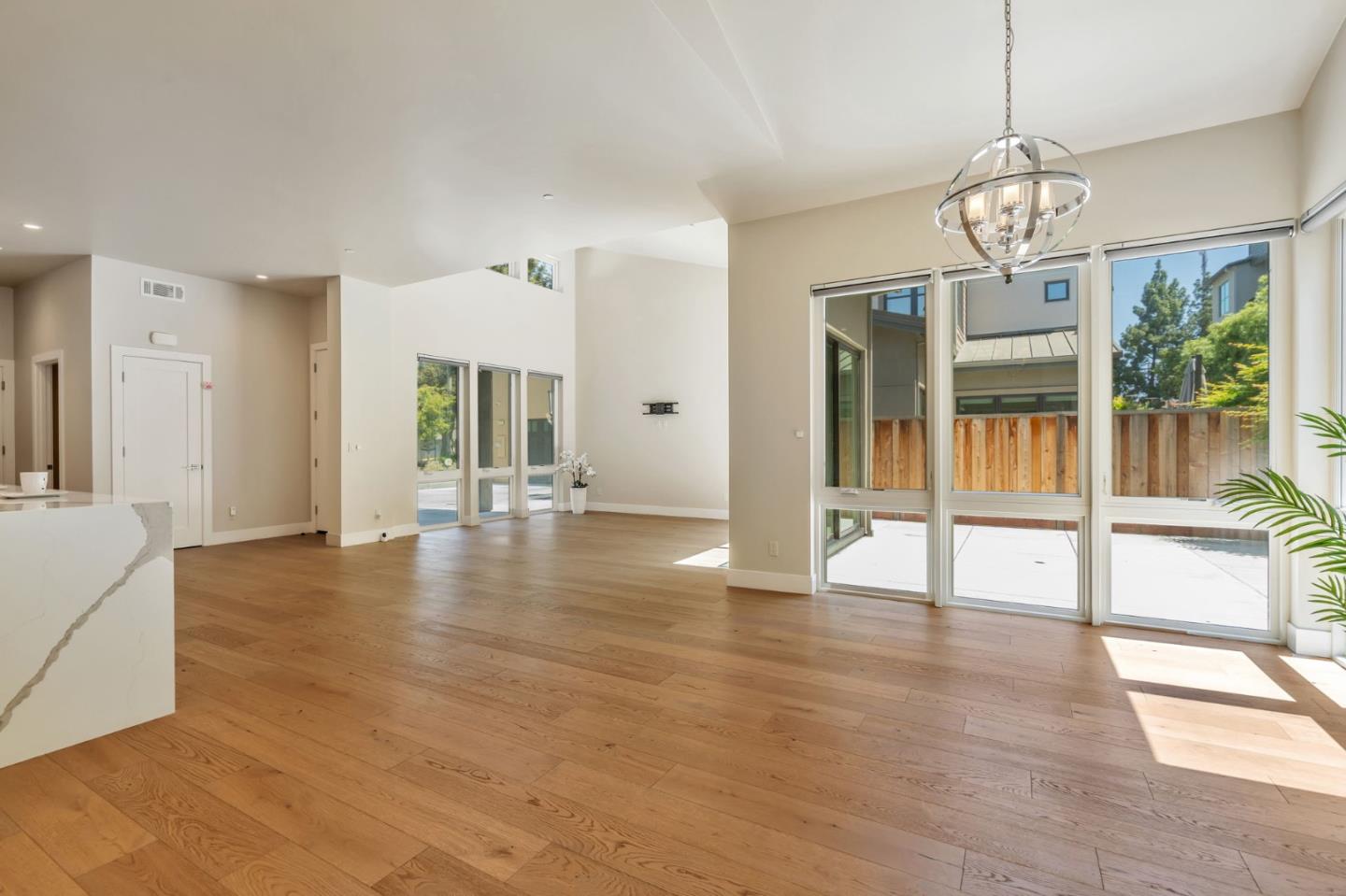 Detail Gallery Image 15 of 43 For 826 W Olive Ave, Sunnyvale,  CA 94086 - 3 Beds | 2/1 Baths