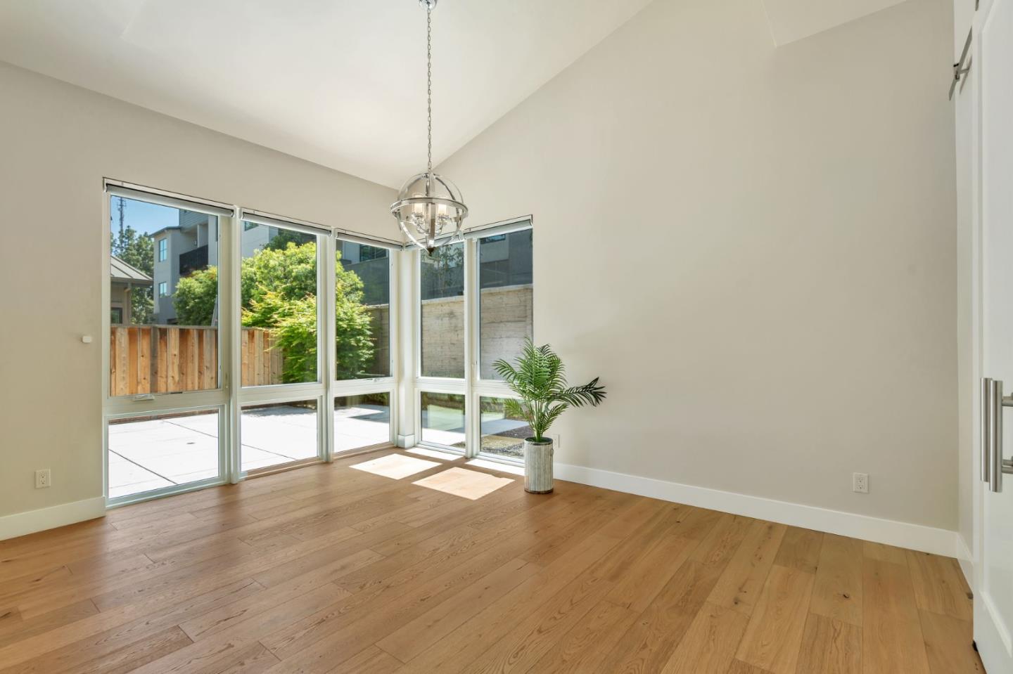 Detail Gallery Image 16 of 43 For 826 W Olive Ave, Sunnyvale,  CA 94086 - 3 Beds | 2/1 Baths