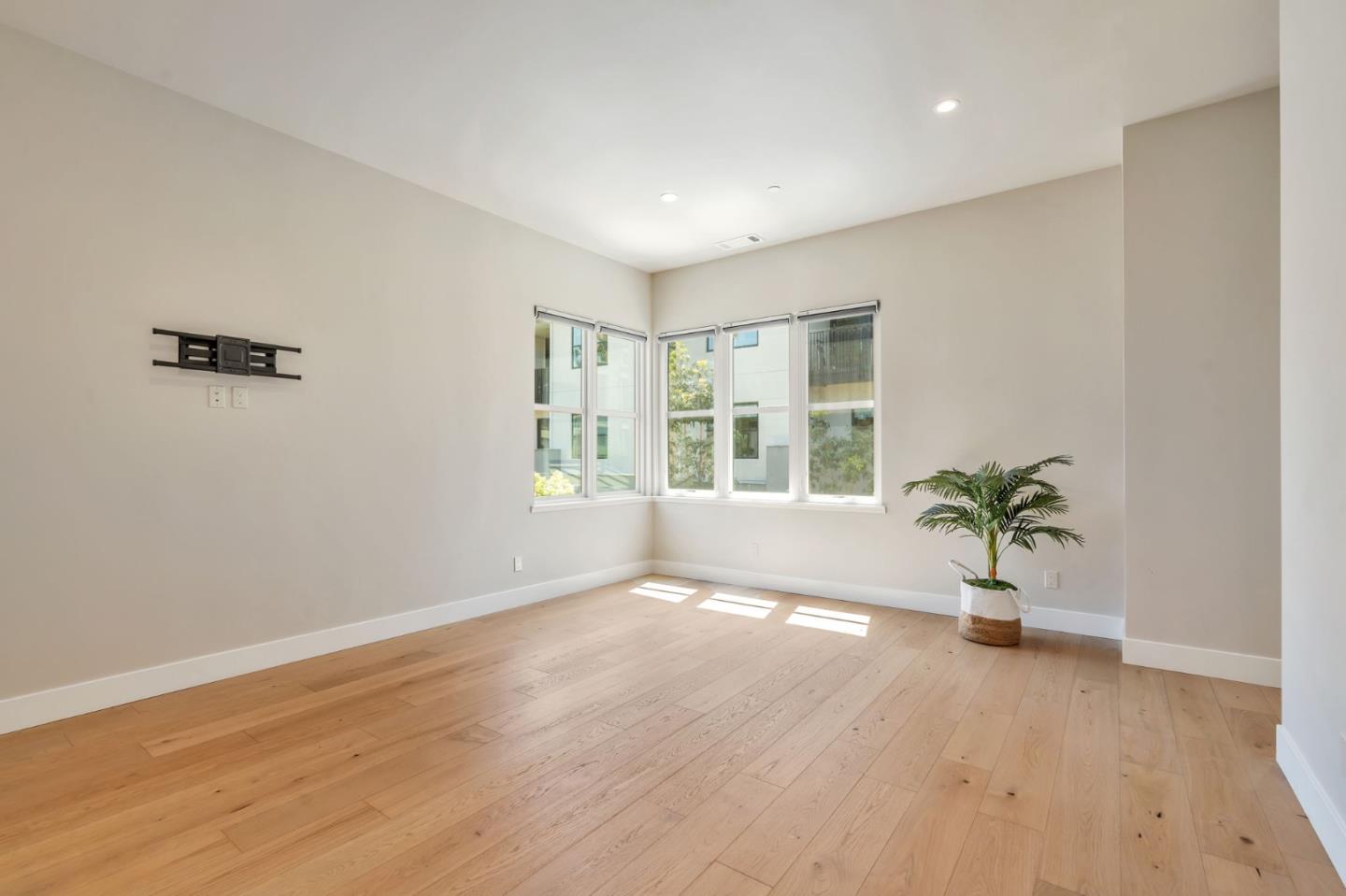 Detail Gallery Image 33 of 43 For 826 W Olive Ave, Sunnyvale,  CA 94086 - 3 Beds | 2/1 Baths