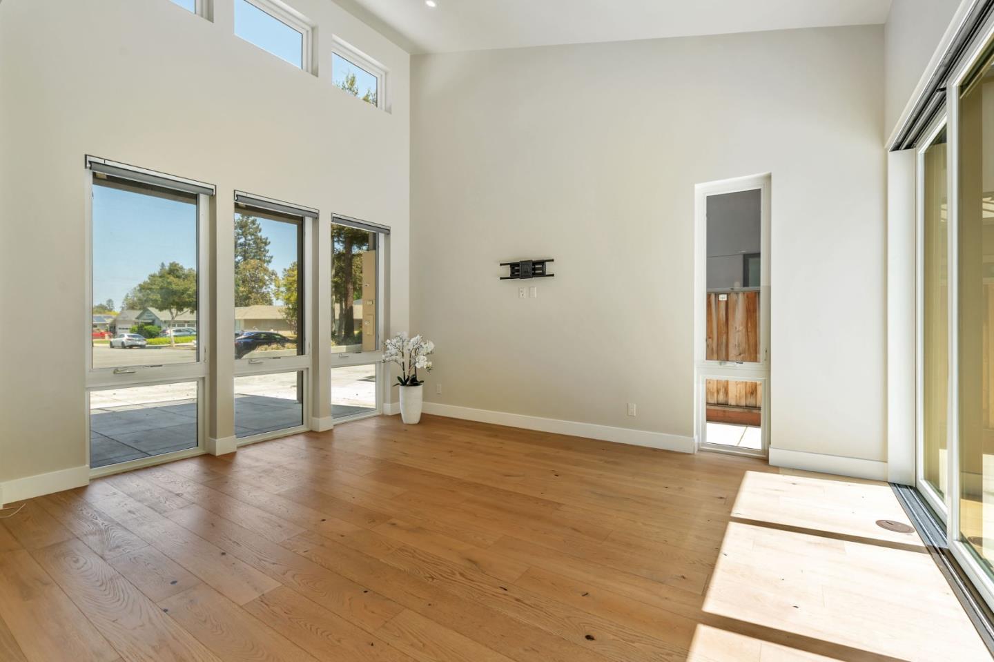 Detail Gallery Image 4 of 43 For 826 W Olive Ave, Sunnyvale,  CA 94086 - 3 Beds | 2/1 Baths