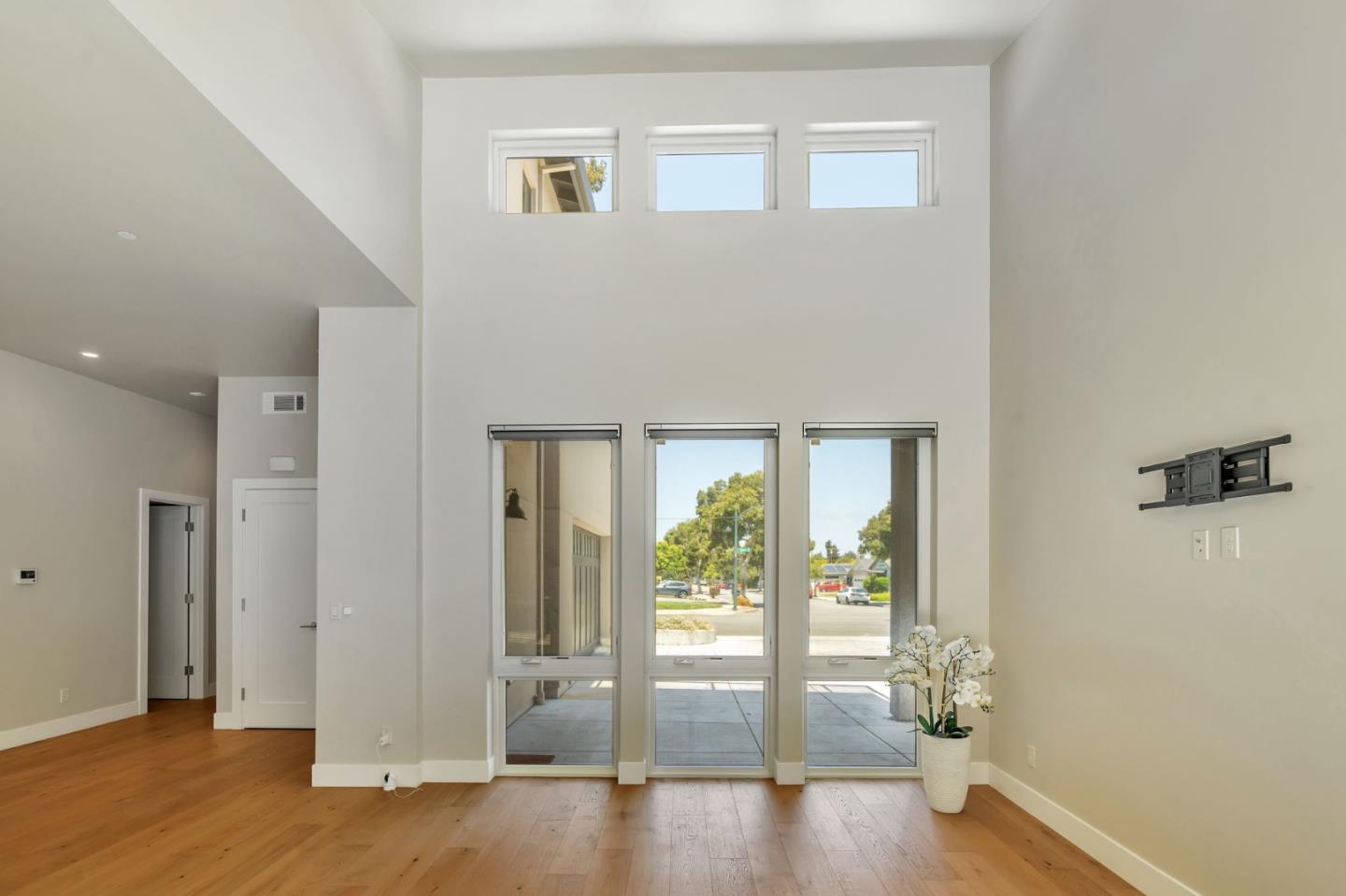 Detail Gallery Image 5 of 43 For 826 W Olive Ave, Sunnyvale,  CA 94086 - 3 Beds | 2/1 Baths
