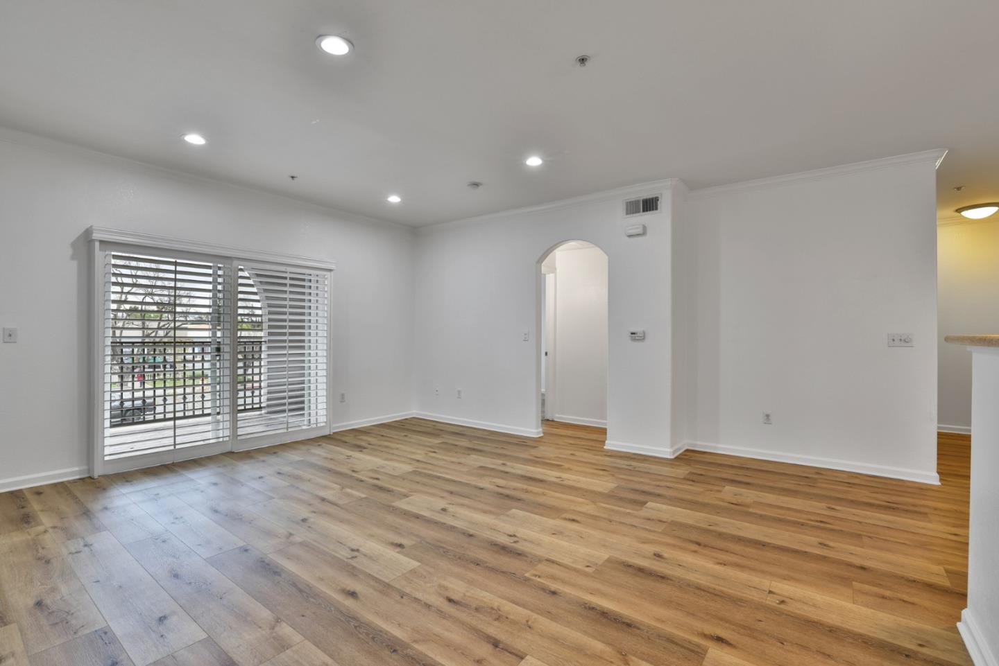 Detail Gallery Image 4 of 24 For 801 S Winchester Blvd #1204,  San Jose,  CA 95128 - 2 Beds | 2 Baths