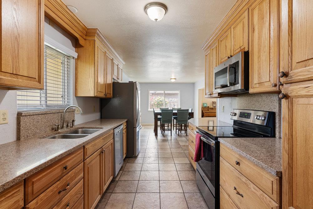 Detail Gallery Image 12 of 49 For 1052 San Simeon Dr, Salinas,  CA 93901 - 3 Beds | 2 Baths