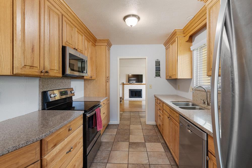 Detail Gallery Image 15 of 49 For 1052 San Simeon Dr, Salinas,  CA 93901 - 3 Beds | 2 Baths