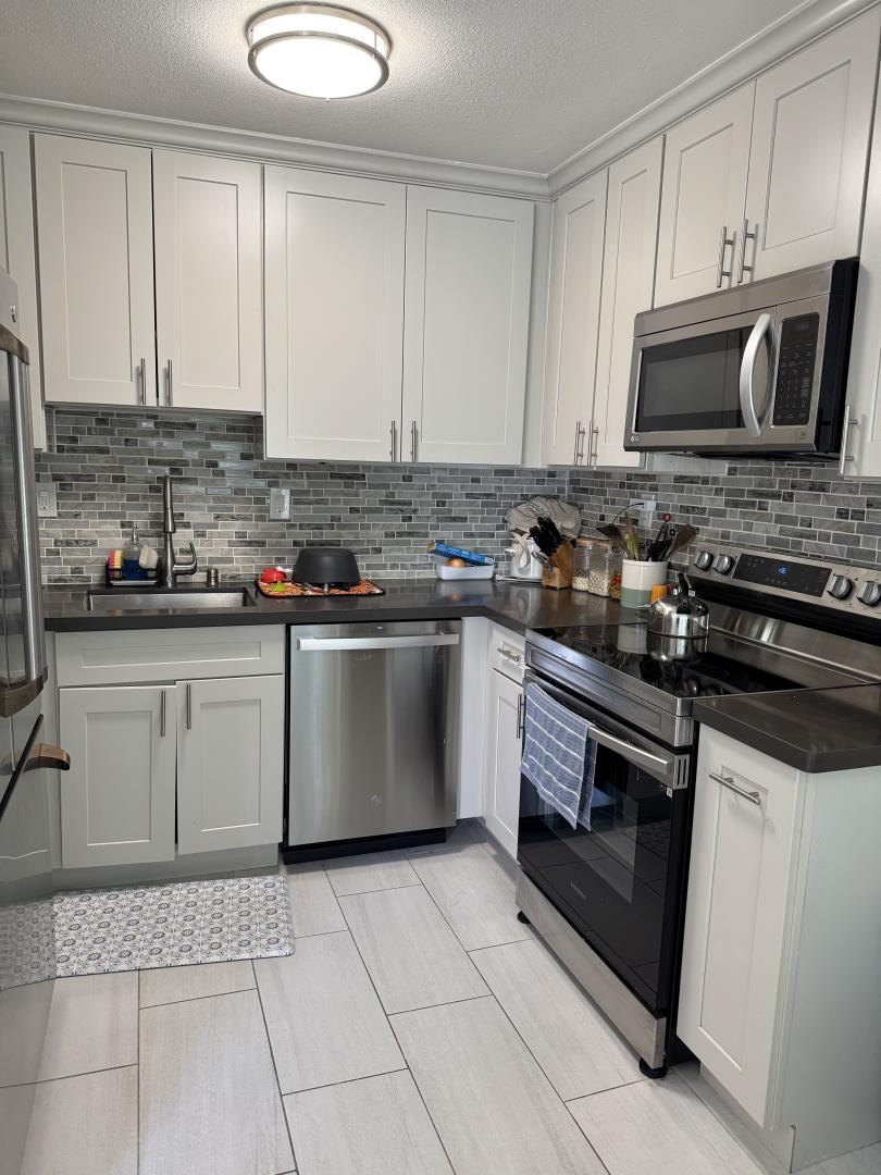 Detail Gallery Image 11 of 23 For 3819 Underwood Dr, San Jose,  CA 95117 - – Beds | – Baths
