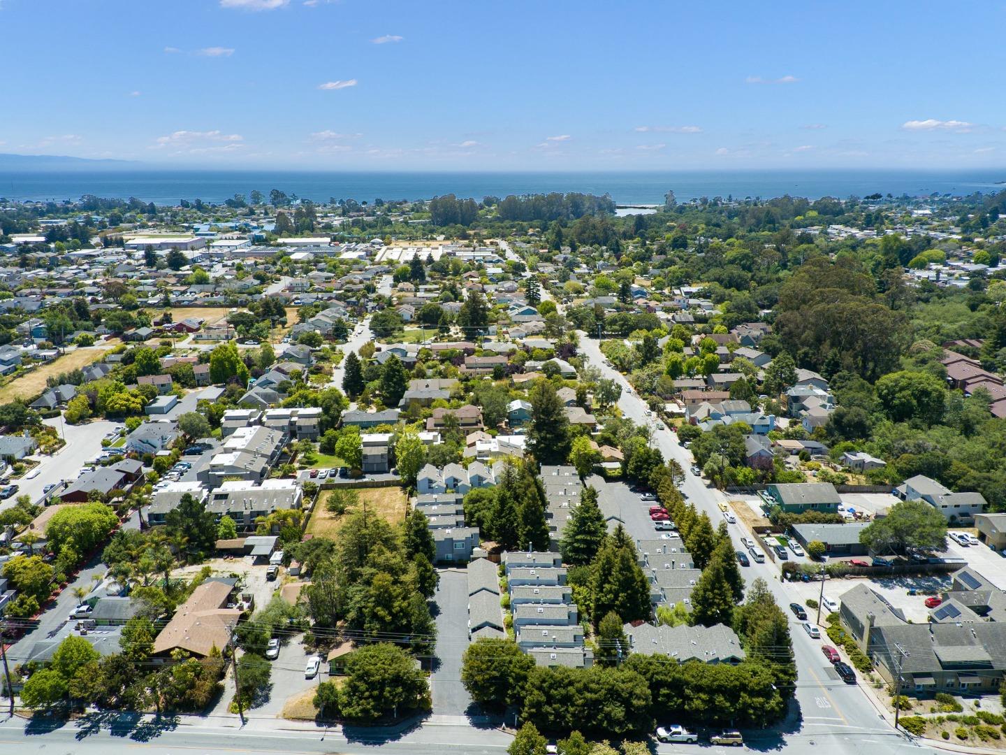 Detail Gallery Image 28 of 36 For 1200 Capitola Rd #21,  Santa Cruz,  CA 95062 - 3 Beds | 1 Baths
