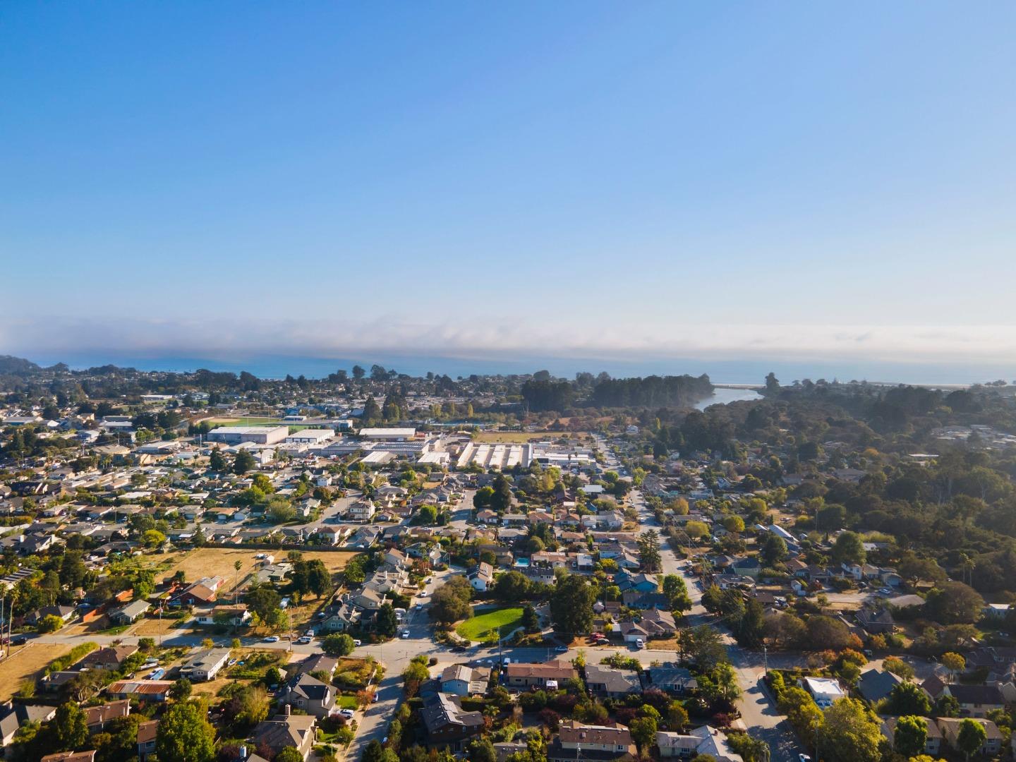 Detail Gallery Image 34 of 36 For 1200 Capitola Rd #21,  Santa Cruz,  CA 95062 - 3 Beds | 1 Baths